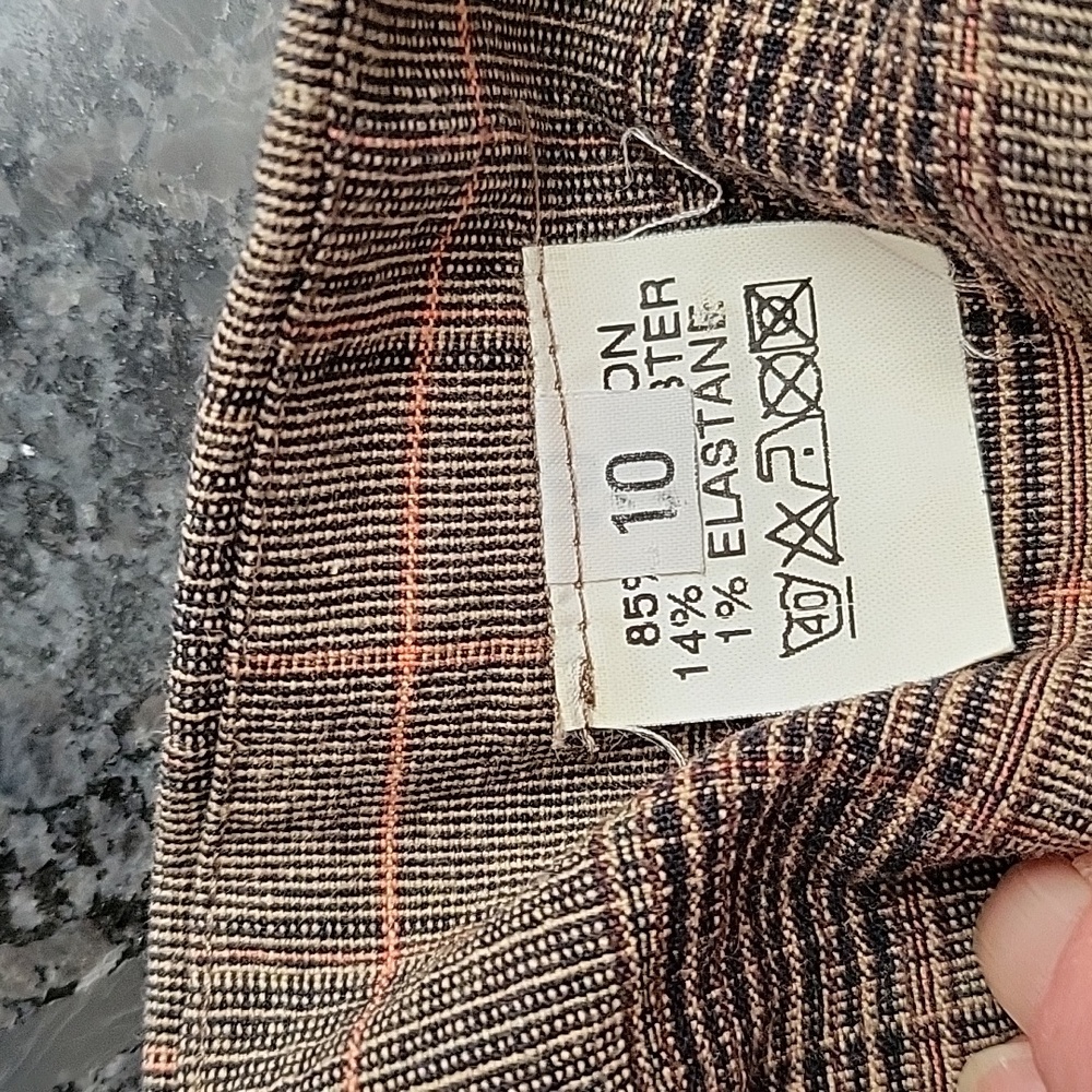 NWOT! Brown plaid mini skirt - Picture 5 of 7